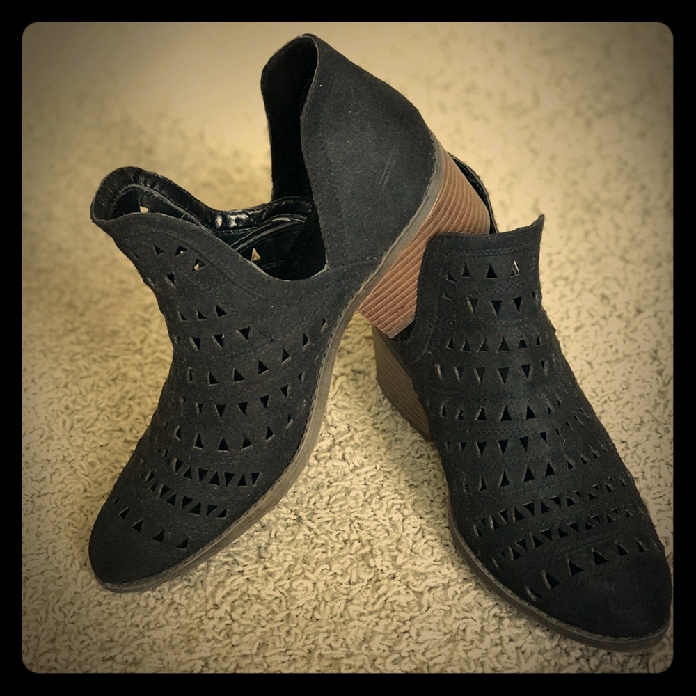 Fergalicious low heel bootie in black
